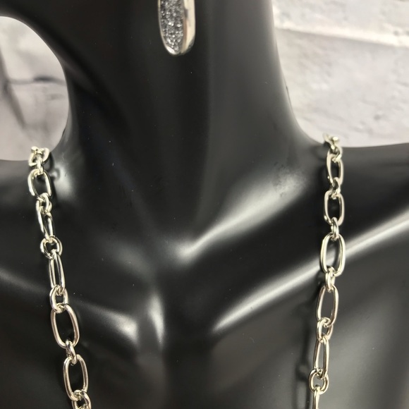 Jewelry - Picture 2 of 11